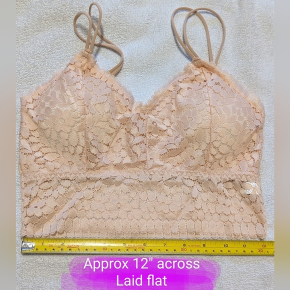 BNWT size medium crop top/bra, nude colour, super cute - Picture 8 of 14